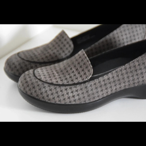 Dansko Debra ‘houndstooth slip on shoes - Picture 6 of 8